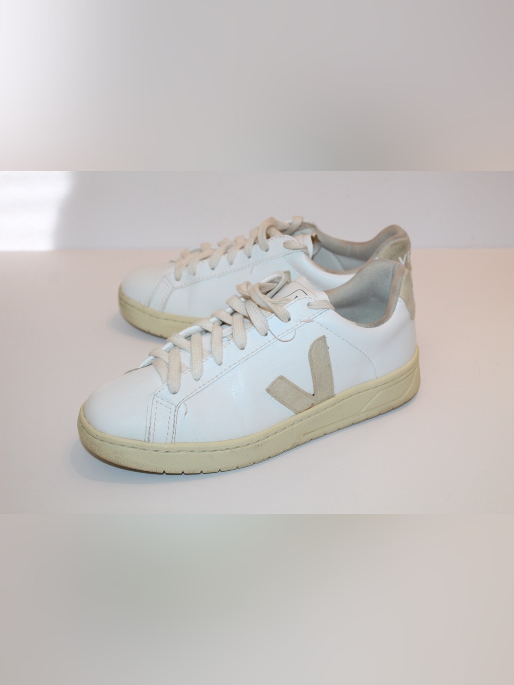 Veja Urca Low Top Women’s Shoes Size 6